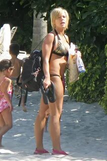 kate-gosselin-in-a-bikini-filming-her-new-reality-show-kate-