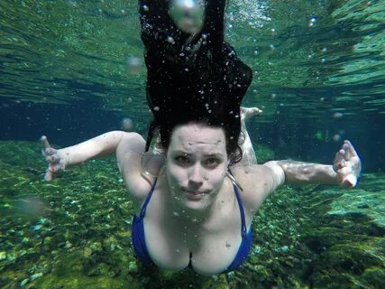 My wifes big boobs underwater with my friend