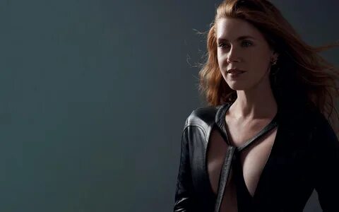 Amy adams clevage