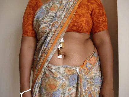 Sareewali aunty bhabi doodhwali chubby boob navel belly press homemade