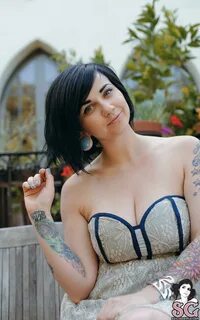 Quinne - Collecting freckles - SuicidePics