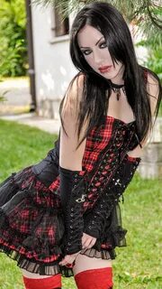 Gothic girls, Gothic fashion, Gothic outfits