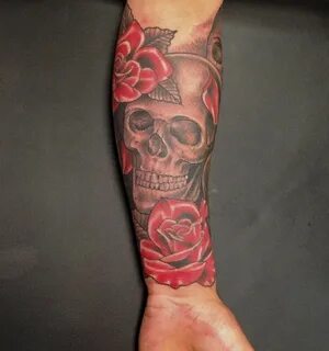 skull and roses tattoo Skull sleeve tattoos, Rose tattoo sle