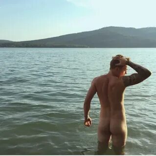 Gus Kenworthy's Instagram Photos Are So Good, He Might Have 