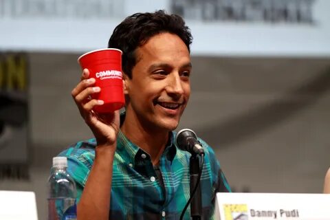 File:Danny Pudi (9365703180).jpg - Wikimedia Commons