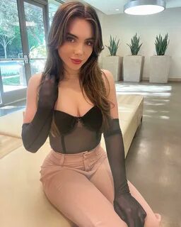 HOT CELEB PIX: McKayla Maroney