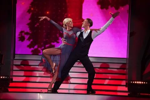 Let's Dance 2020 Show 3 - Ulrike von der Groeben und Valentin Lusin tanzen Tango