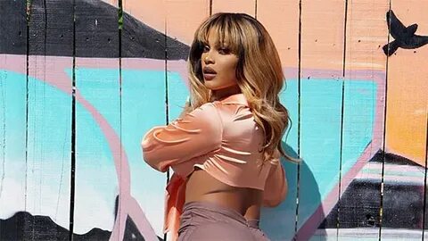 Love & Hip Hop' Star Joseline Hernandez Dances On Stripper P