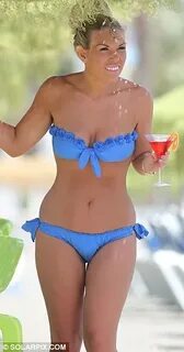 TOWIE's Frankie Essex lands in Ibiza and shows off her trimm