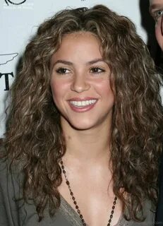 Shakira Dark Curly Hair : Zireku: Shakira Hairstyles kaharim