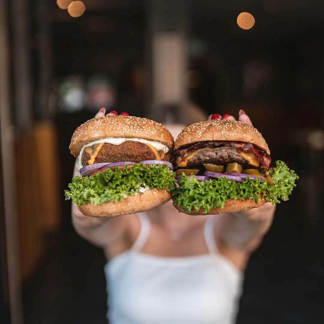 BURGER BROTHERS BOCHUM UNI в Instagram: "Mit einem Vegetarier bei uns Burger...
