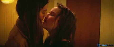 Kaitlyn Dever Nude Lesbian Sex Videos & Sexy Bikini Shots