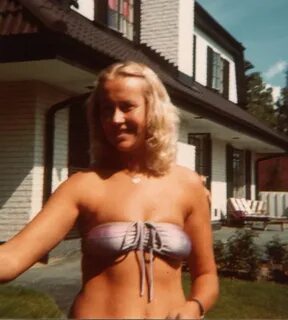 připínáček analogie sluchátko agnetha fältskog bikini sebe O