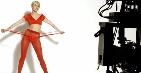 Miley-Cyrus-Golden-Lady-Leggings-Photoshoot-14 ⋆ CELEBRITY B