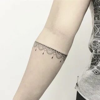 simple geometric tattoo #Geometrictattoos Tattoos Arm band t