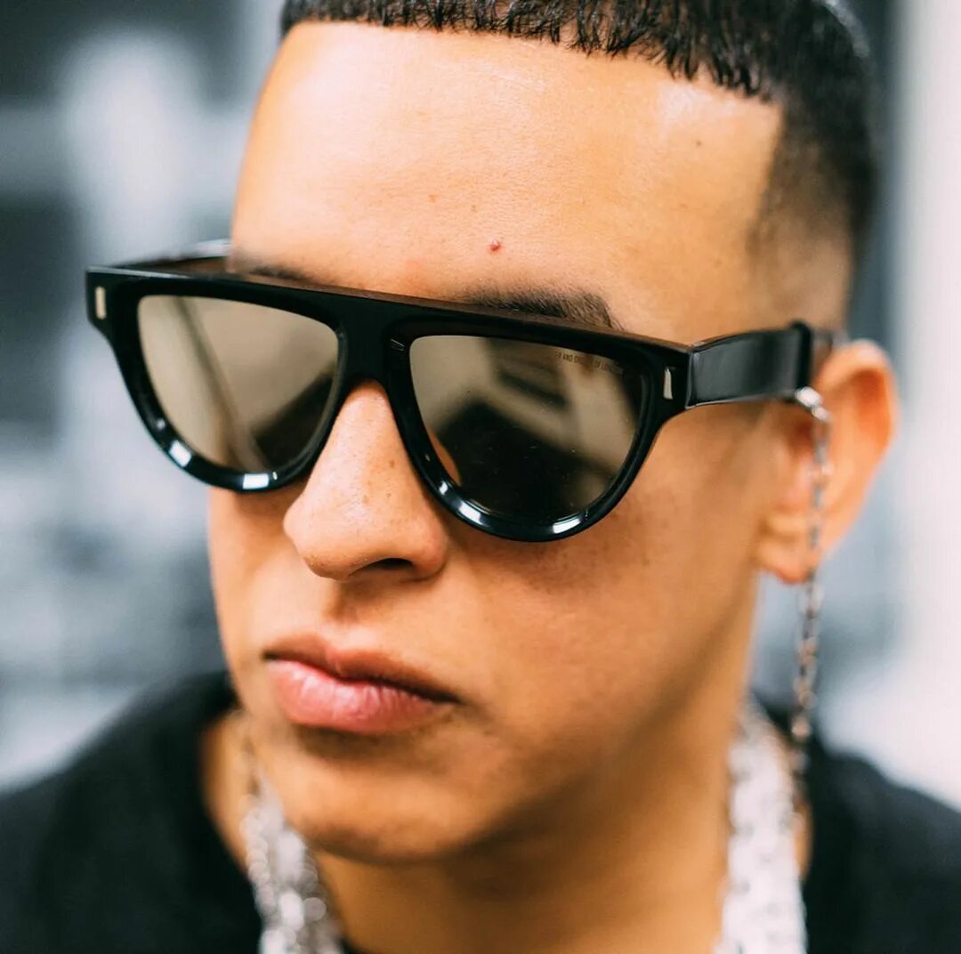 Daddy Yankee в Instagram: "Vaya 2 Caras! 😡 🤣" .