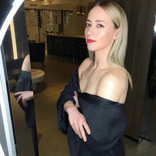 Karine Vanasse - Social Medial 11/13/2017 * CelebMafia