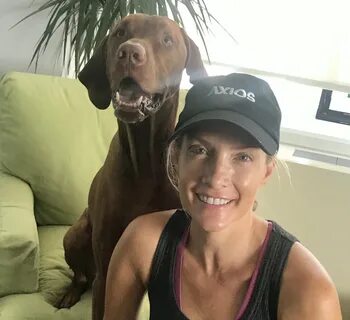 Dana Perino в Твиттере: "America's Dog loves reading @axios 