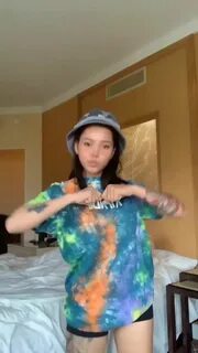 Bella Poarch (@bellapoarch) Official TikTok Watch Bella Poar