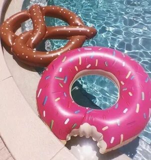 Donut Pool Float at Urban Outfitters - Trendslove Donut pool