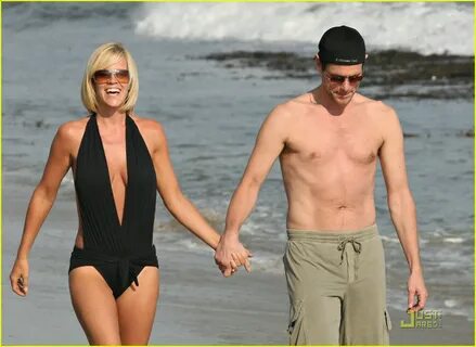 Full Sized Photo of jim carrey jenny mccarthy same swimsuit 