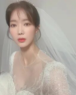 Fans & Netizens Are In Love With Im SooHyang In A Wedding Dr