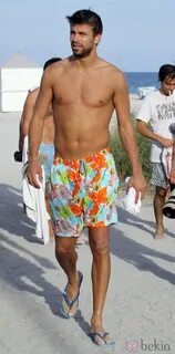 Gerard Piqué luce su torso desnudo en Miami - Las vacaciones