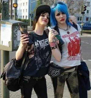 Punk girls, electric blue hair Punks Pinterest Punk rock gir