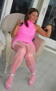 pantyhoselegsgirls в Твиттере: "Glossy pink nylon #pantyhose
