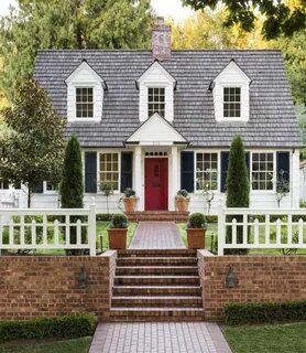 This Seattle home has #curbappeal for days thanks to its red