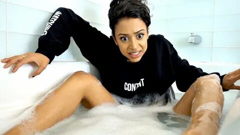 Personne australienne scène Cheval liza koshy bikini Beaucou