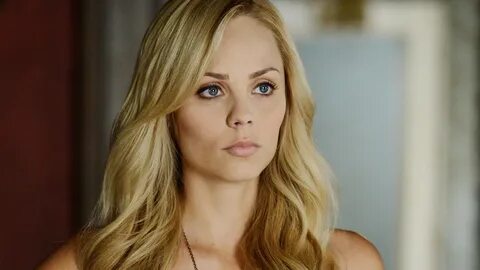 Bitten: Laura Vandervoort Season 2 Interview - NYCC 2014 - Y