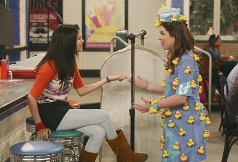 Stills - Wizards of Waverly Place