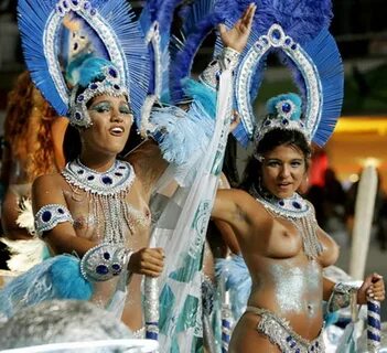 Tanečnice na karnevalu v Riu Návrat do reality