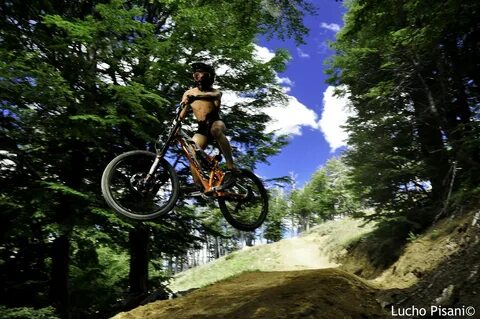 nude jumping - lucho.pisani - Mountain Biking Pictures - Vit