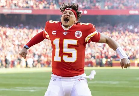 Patrick Mahomes, Kansas City Chiefs agree to record 10-year,