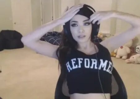 Emiru(Dyrus's GF) wearing a Tyler1 Reformed shirt on stream 