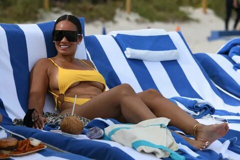 Evelyn Lozada - In a yellow bikini at the beach in Miami Got