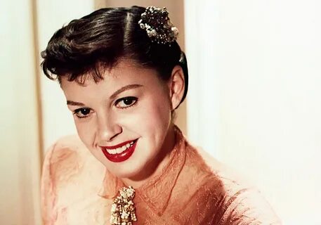 42 Show-Stopping Facts About Judy Garland, The Tragic Hollyw