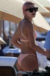 Hailey Baldwin bikini booty - Imgur