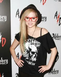 Avril Lavigne at the MAGIC Convention in LV-05 GotCeleb