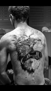 Löwenkopf Tattoo Mann Rücken Lion head tattoos, Head tattoos