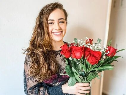 Mary Mouser picture