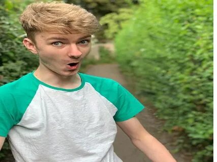 Twitch Tommyinnit Age, Birthday, Face, Real Name, Height, Ne