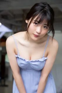 shida Momoka" generasi baru menunjukkan lekuk tubuh yang sek