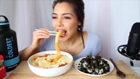 veronica wang eating her body weight in noodles - YouTube