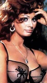 Sophia Loren Strips Down For A Guy