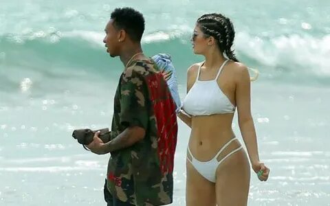 Kylie Jenner offered USD 10 mn to make sex tape with Tyga - 