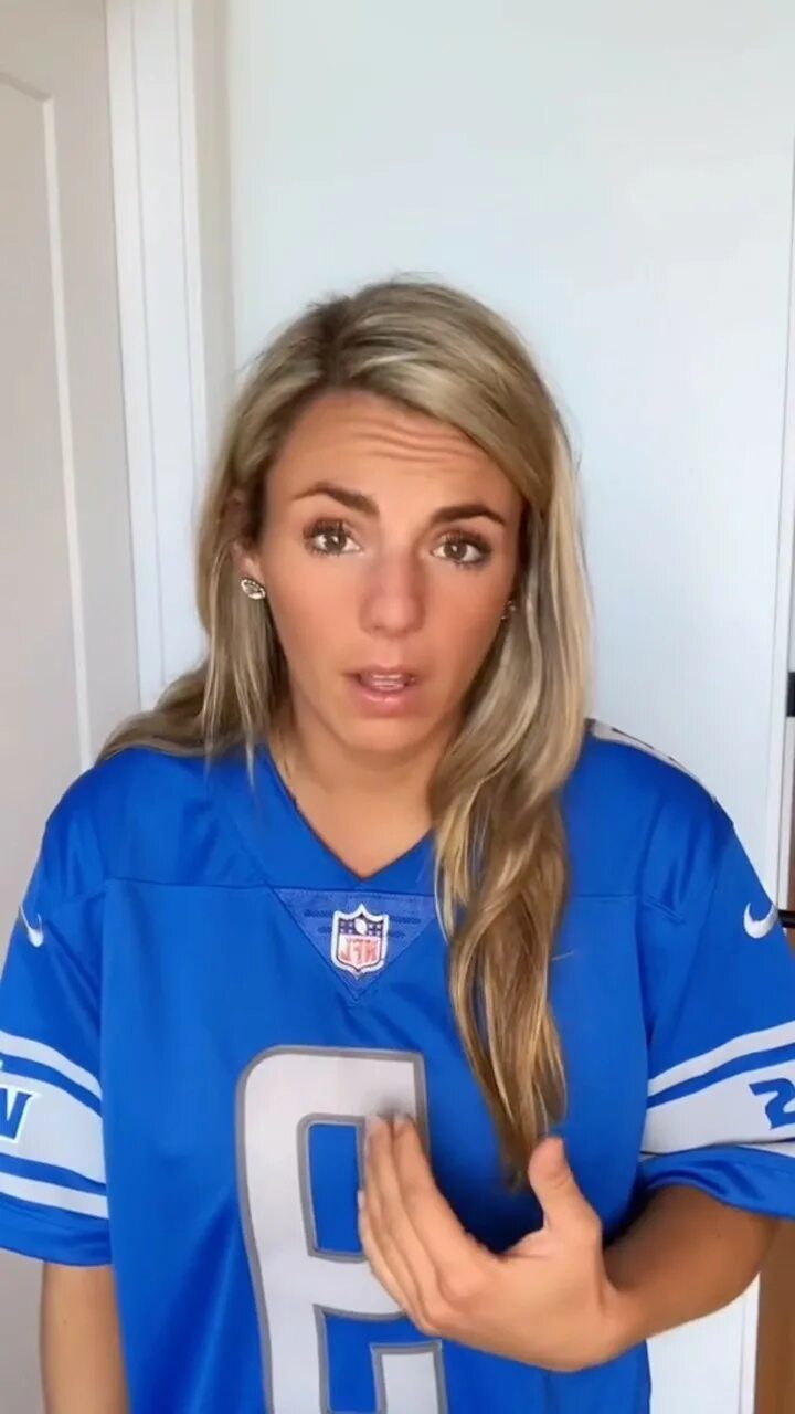 Annie Agar (@annieagar5) • Instagram-video.