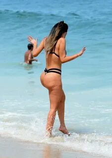 Лизиан Гутьеррес на пляже в бикини - Интересное в сети! - Li